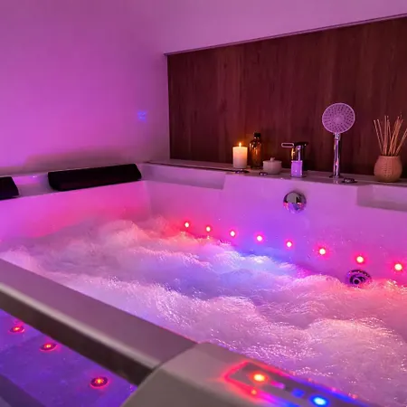 Romantyczny M35 Z Prywatnym Jacuzzi I Duzym Lozkiem * Vratislav